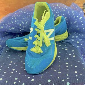 Women’s New Balance 551v1 tennis shoes